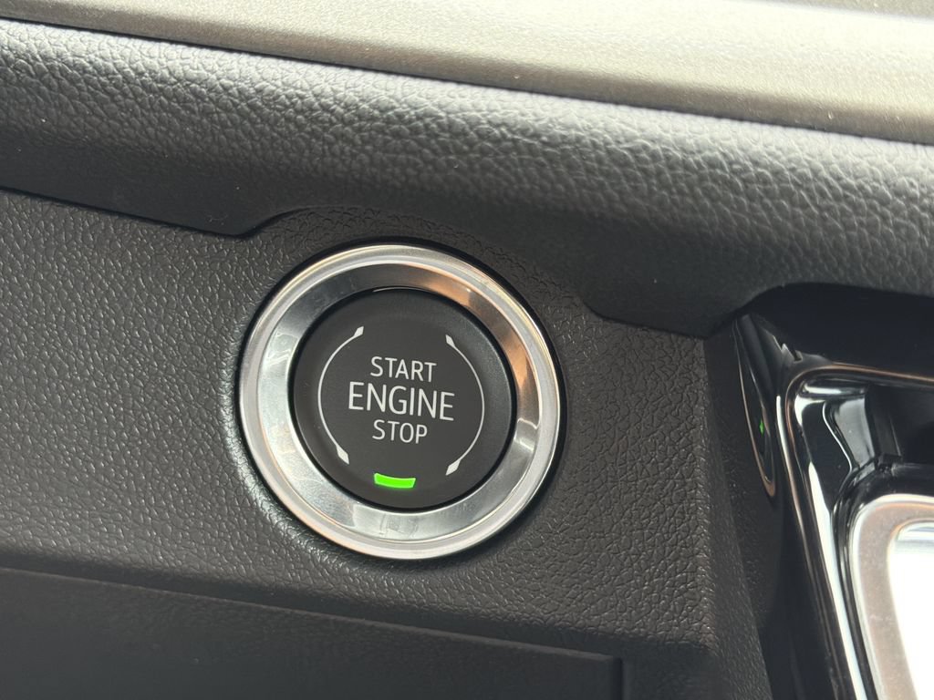 New 2026 Chevrolet Traverse LT w/ Sun and Wheel Package FWD image 8