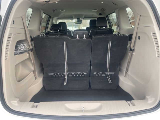 Used 2024 Chrysler Pacifica Touring-L image 13