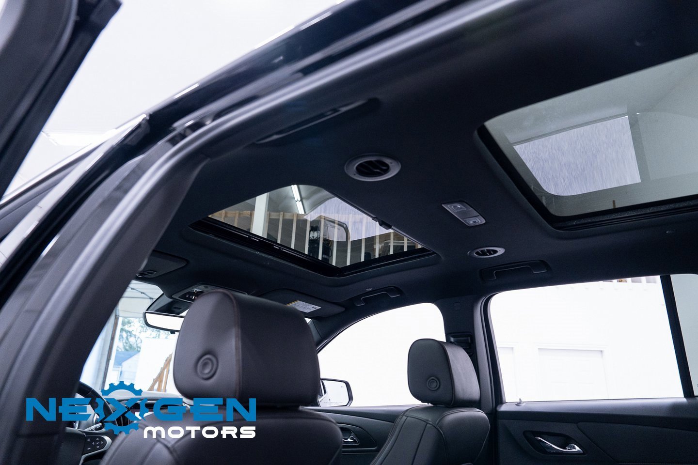 Used 2023 Chevrolet Traverse High Country image 28