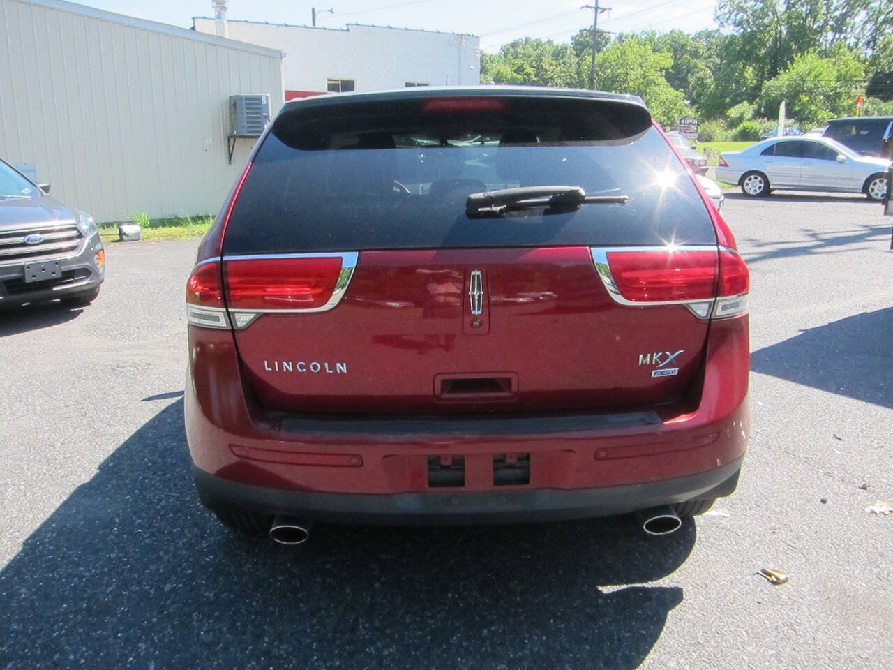 Used 2014 Lincoln MKX AWD w/ Equipment Group 102A image 4