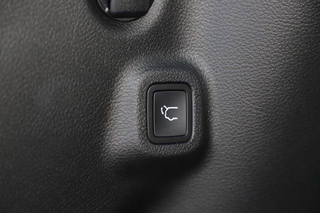 New 2024 Jeep Compass Latitude w/ Sun and Sound Group image 8