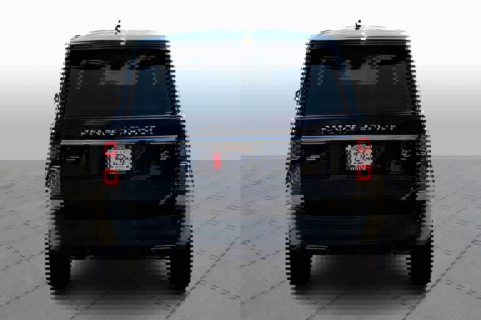 Used 2019 Land Rover Range Rover Supercharged image 4