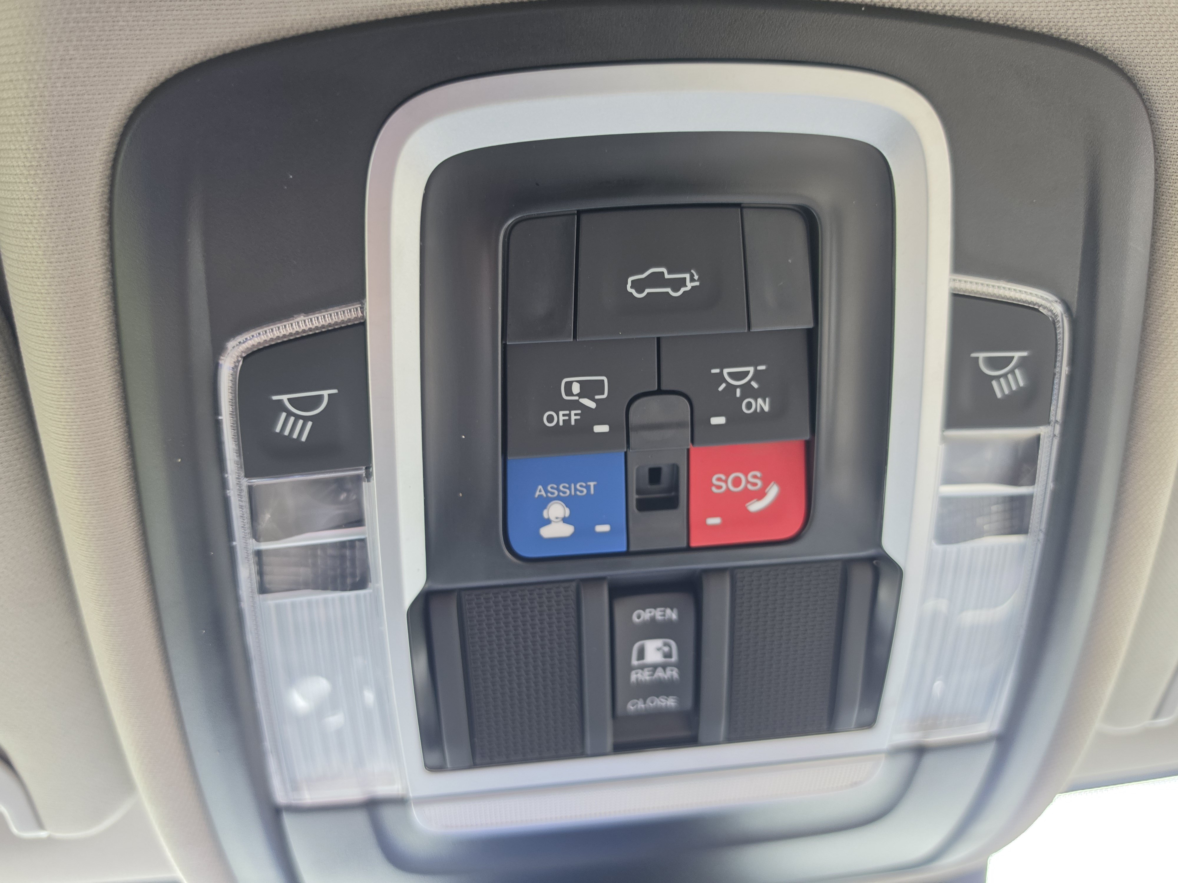 Used 2023 RAM 2500 Limited AWD/4WD image 39