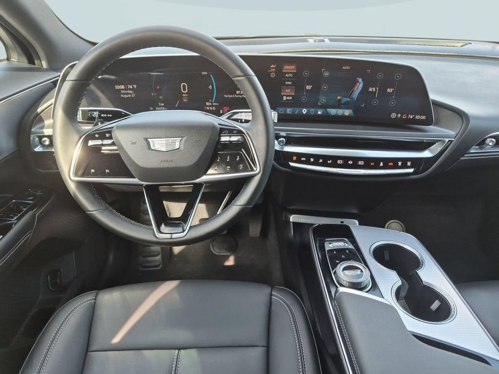 Used 2024 Cadillac Lyriq Tech AWD/4WD image 23