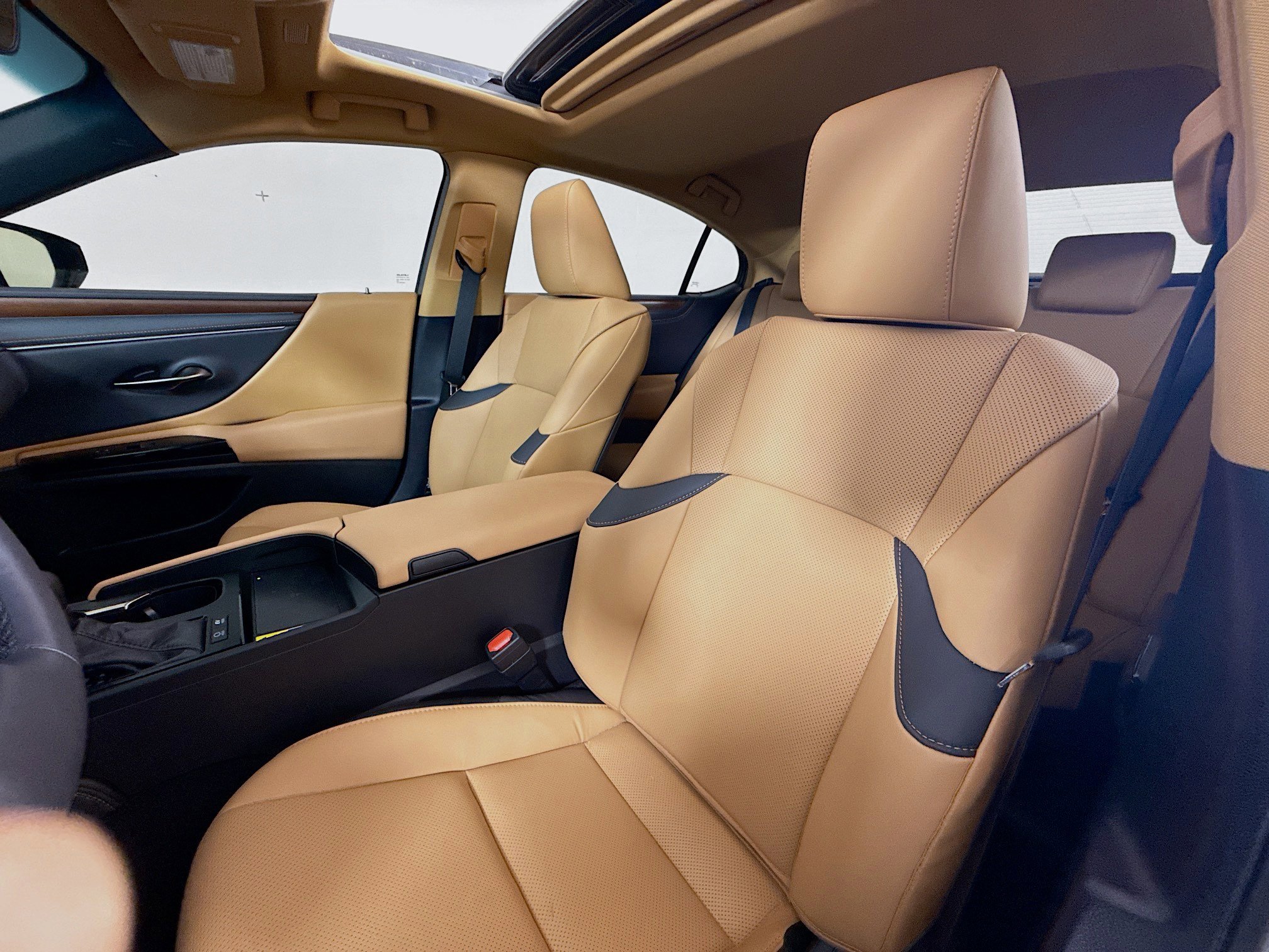 Used 2025 Lexus ES 300h w/ Premium Package image 11