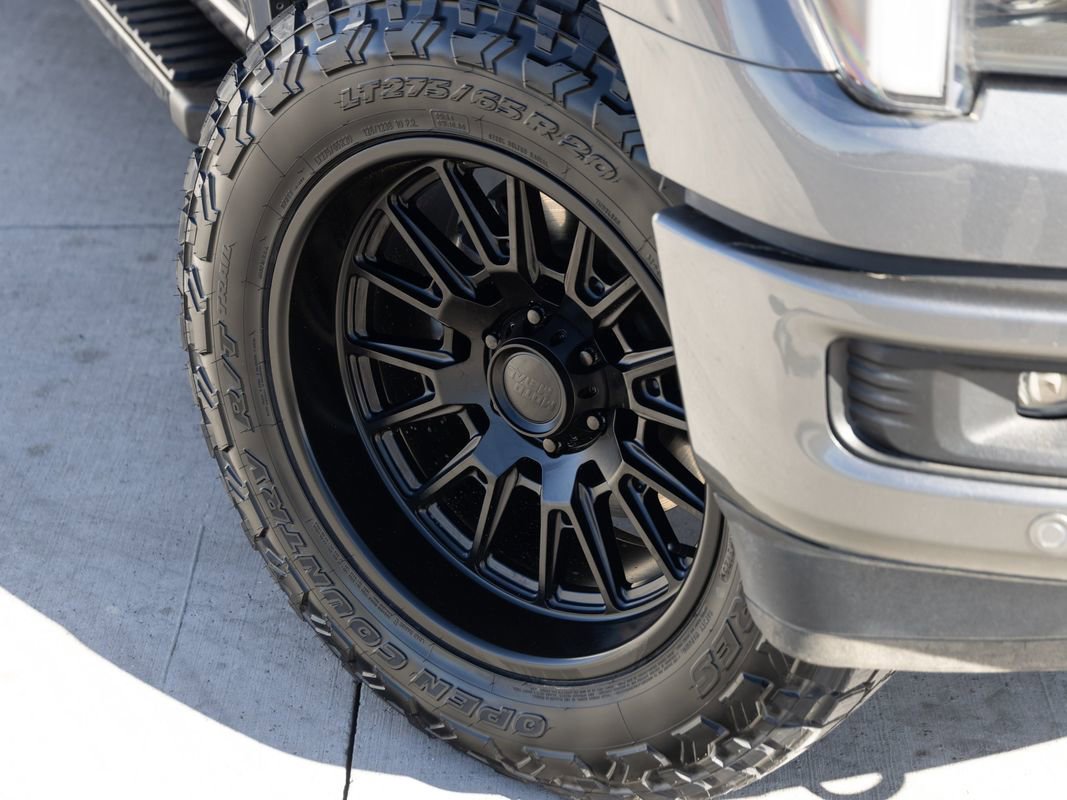 Used 2025 Ford F150 Lariat AWD/4WD image 8