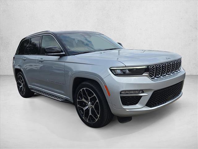 Used 2025 Jeep Grand Cherokee Summit AWD/4WD image 3