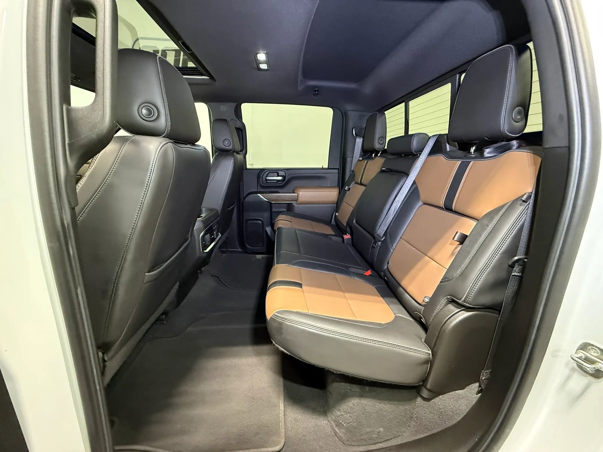 Used 2020 Chevrolet Silverado 2500 High Country AWD/4WD image 15