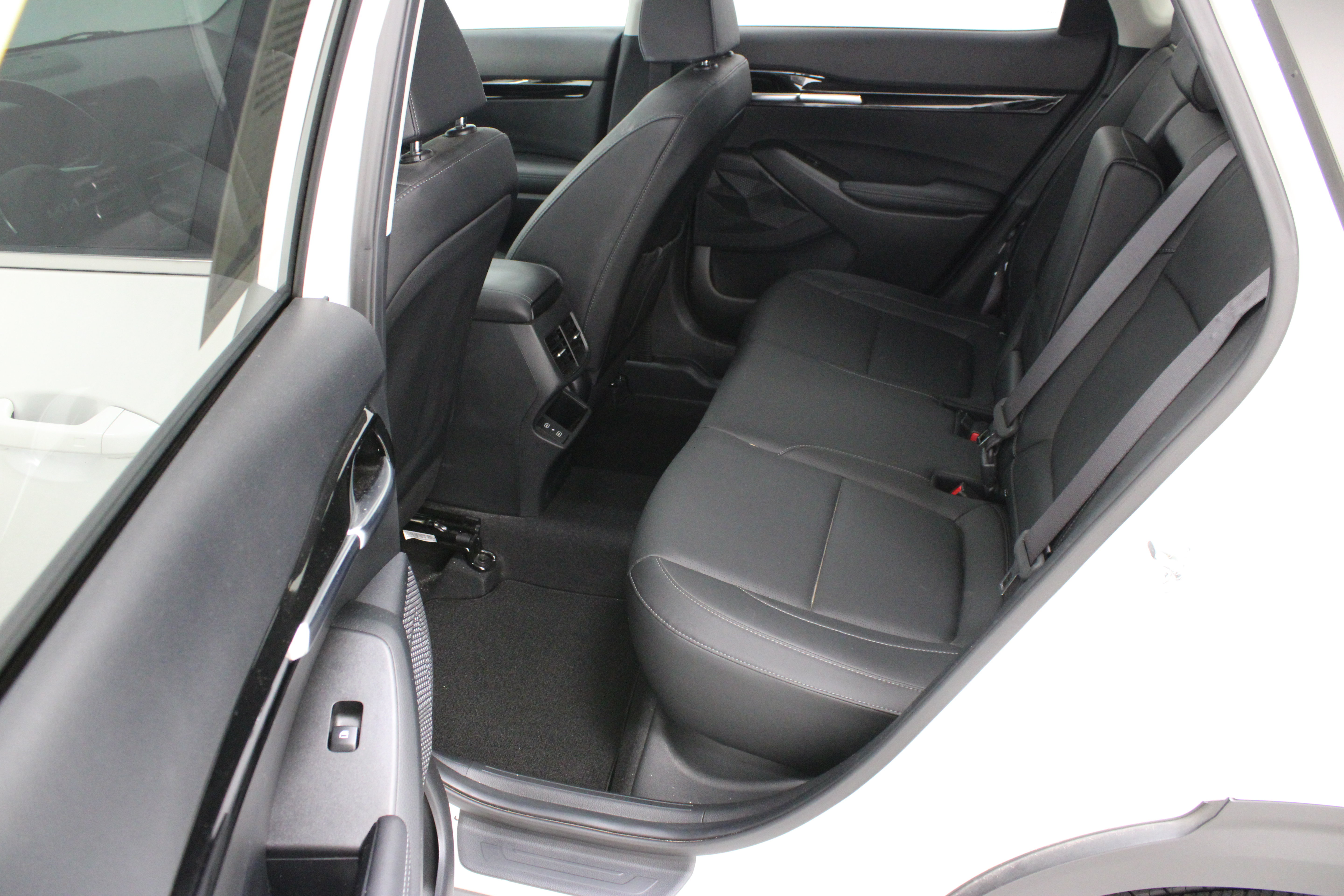 Used 2024 Kia Seltos SX w/ SX Sunroof Package AWD/4WD image 32