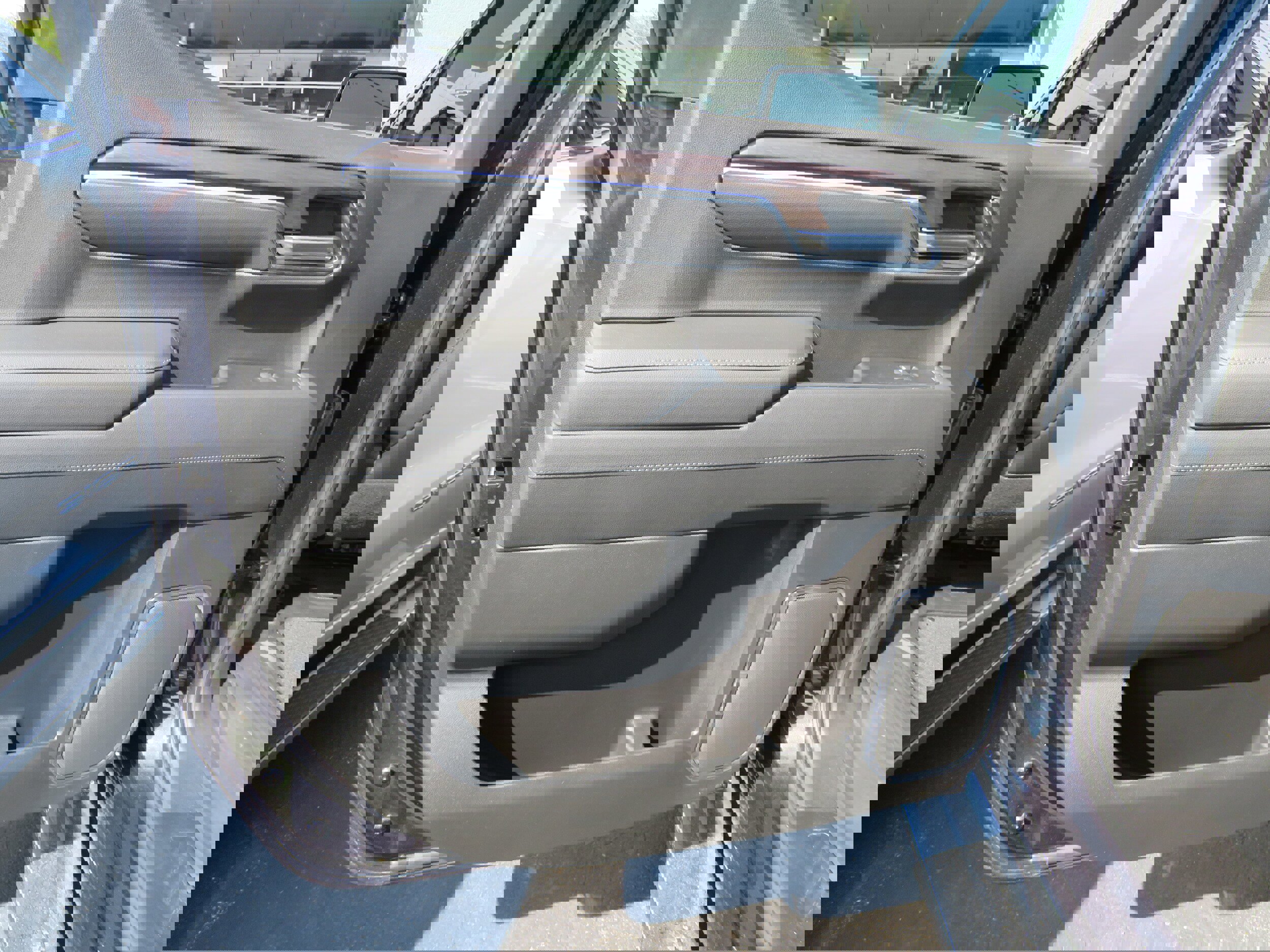 Used 2022 GMC Sierra 1500 SLT w/ SLT Premium Plus Package image 9