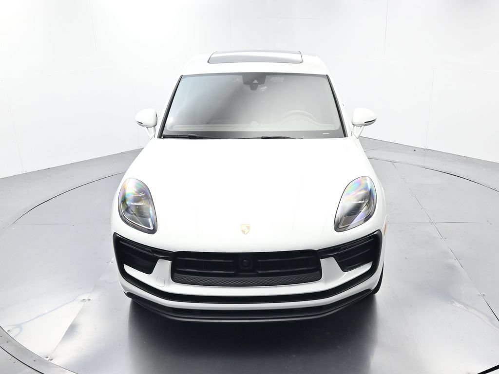 Certified 2025 Porsche Macan AWD/4WD image 45