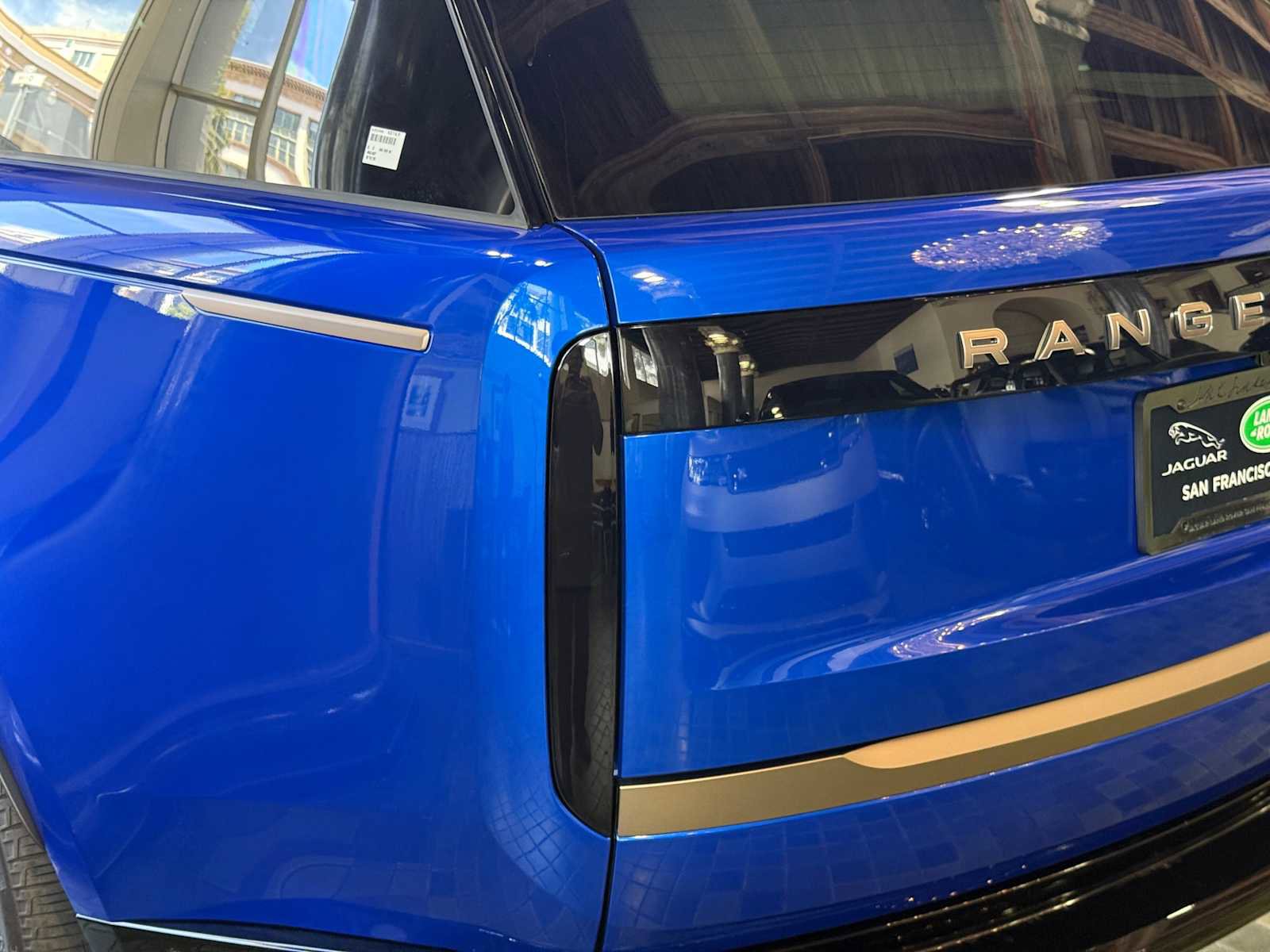 New 2025 Land Rover Range Rover SV image 13