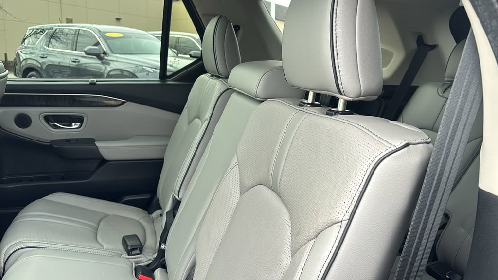 Used 2024 Honda Pilot Elite image 31