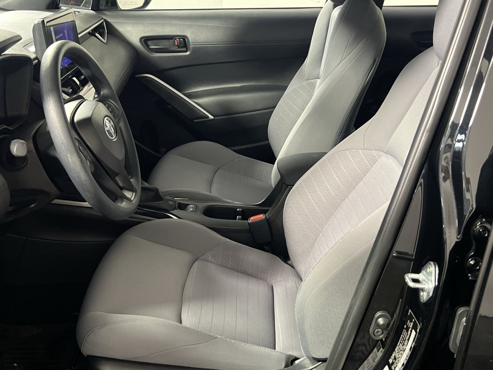 Used 2024 Toyota Corolla Cross AWD Hybrid image 13