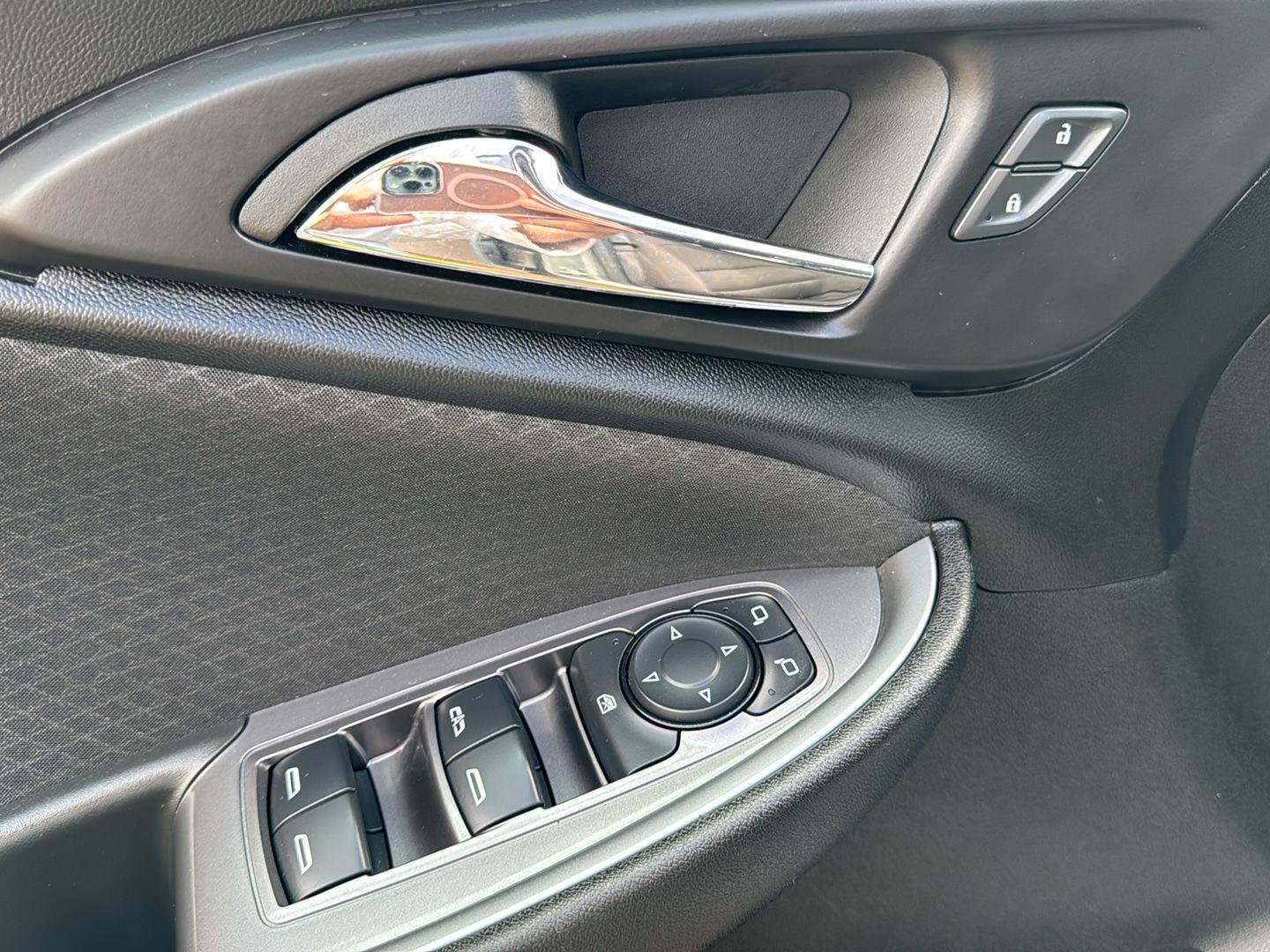 Used 2024 Chevrolet Malibu LT image 12