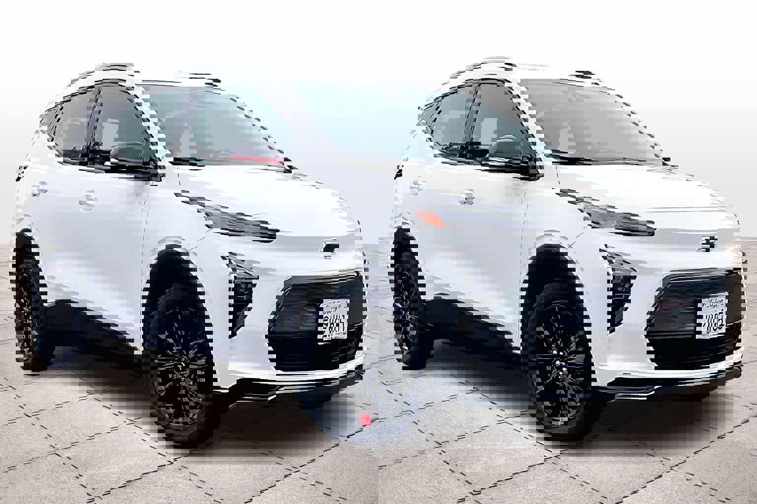 Used 2023 Chevrolet Bolt EUV LT w/ Convenience Package image 2