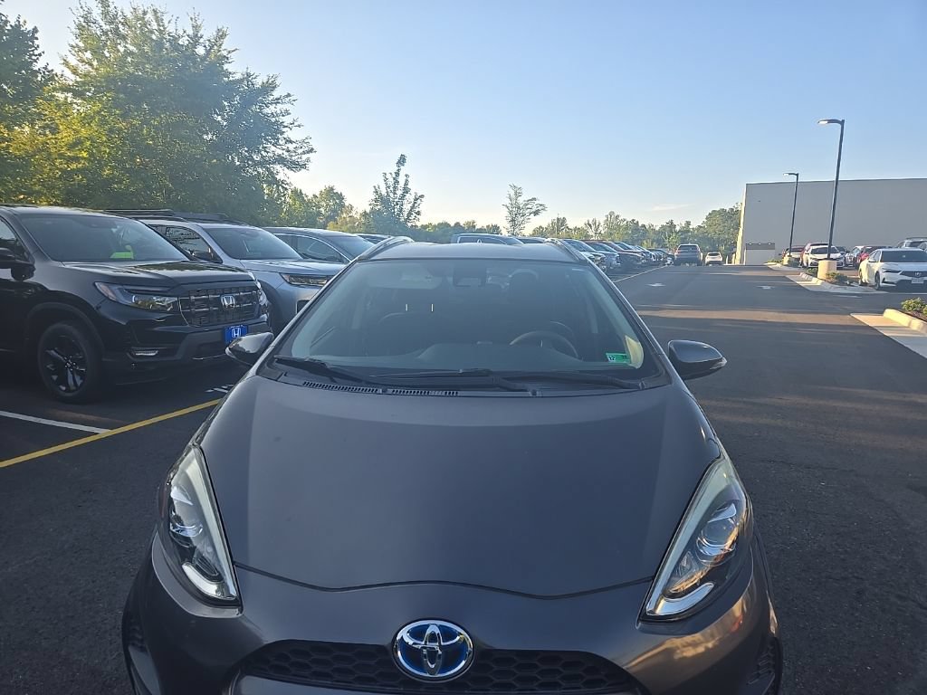 Used 2018 Toyota Prius C Two w/ Carpet Mat Package FWD image 2
