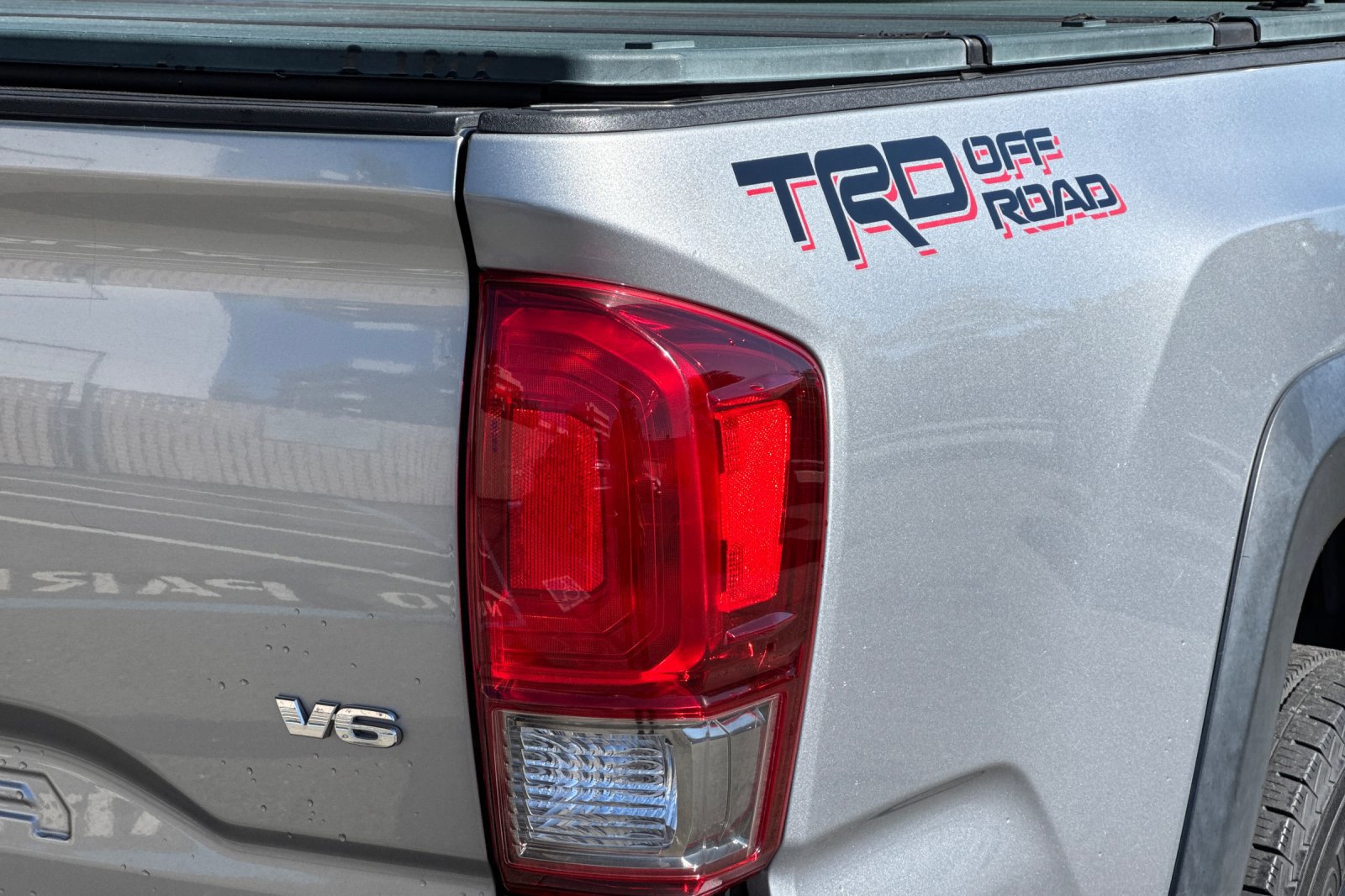 Used 2017 Toyota Tacoma TRD Off-Road RWD image 23