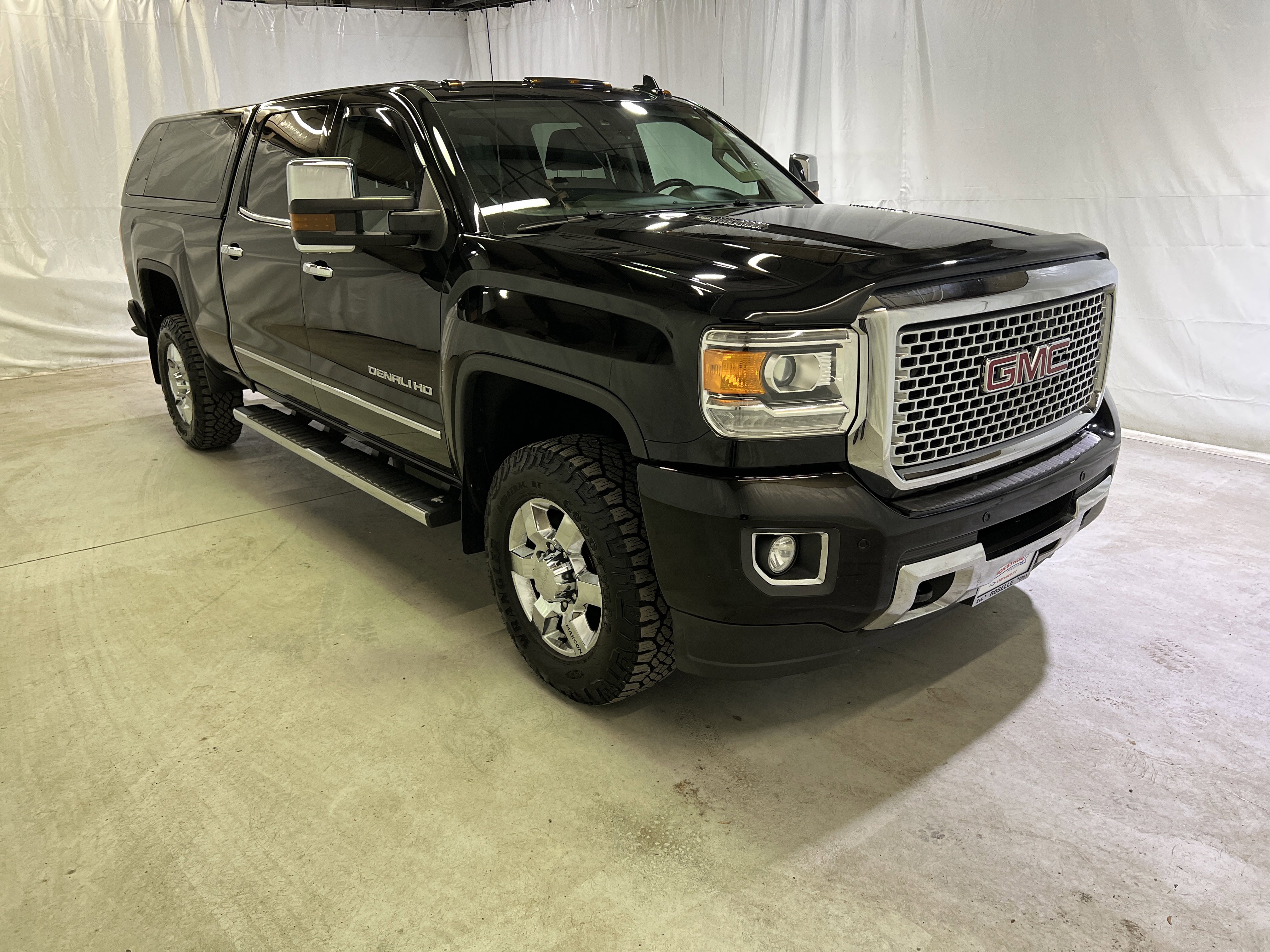Used 2016 GMC Sierra 3500 Denali w/ Duramax Plus Package image 2