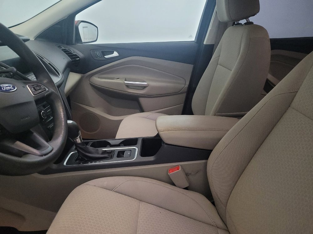 Used 2017 Ford Escape SE w/ Equipment Group 201A FWD image 17