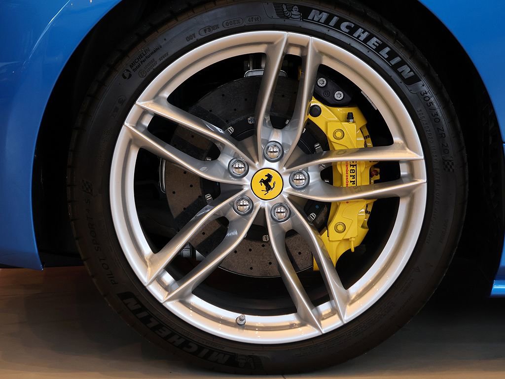 Certified 2017 Ferrari 488 Spider RWD image 45