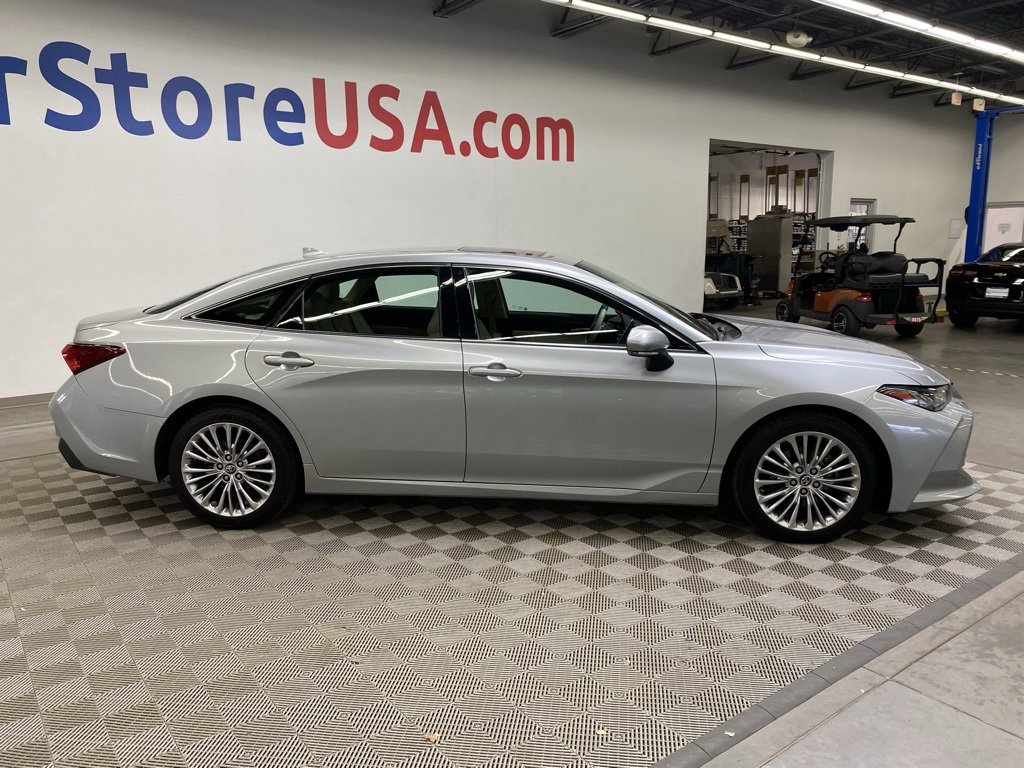 Used 2019 Toyota Avalon Limited w/ Advanced Safety Package image 9