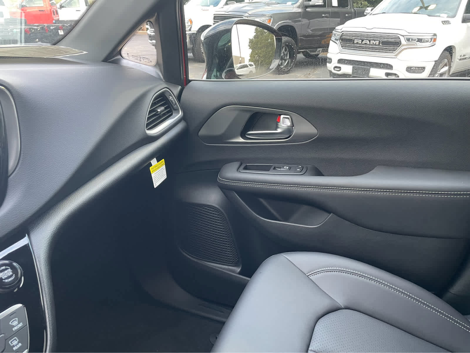 New 2026 Chrysler Voyager LX image 23