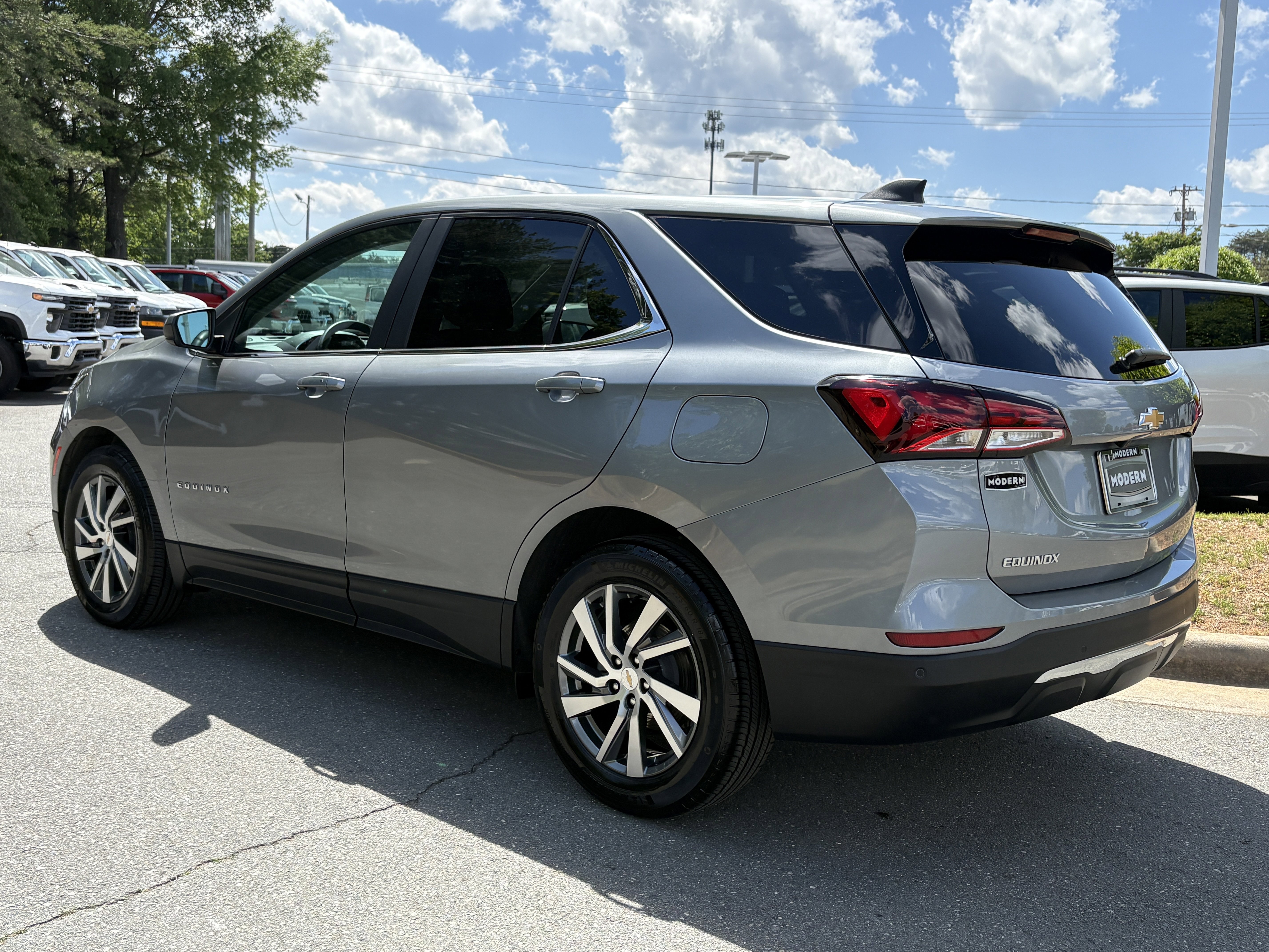 Used 2024 Chevrolet Equinox LT w/ LPO, Floor Liner Package FWD image 3