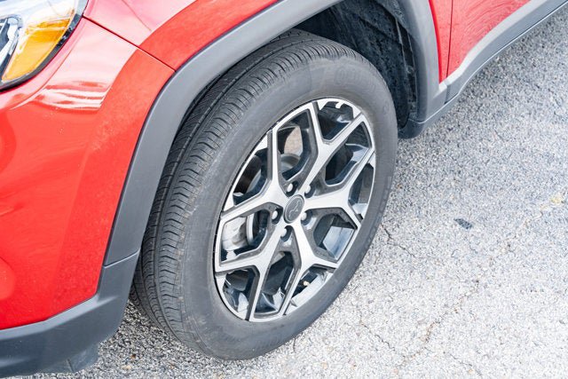 Used 2025 Jeep Compass Limited AWD/4WD image 9