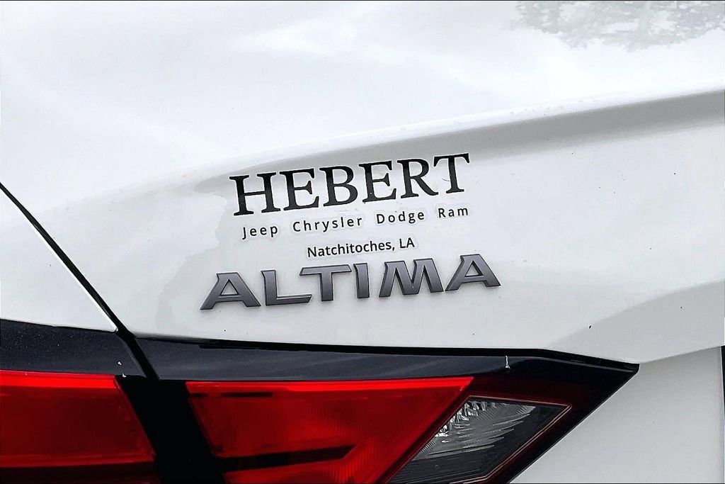 Used 2025 Nissan Altima 2.5 SV image 14