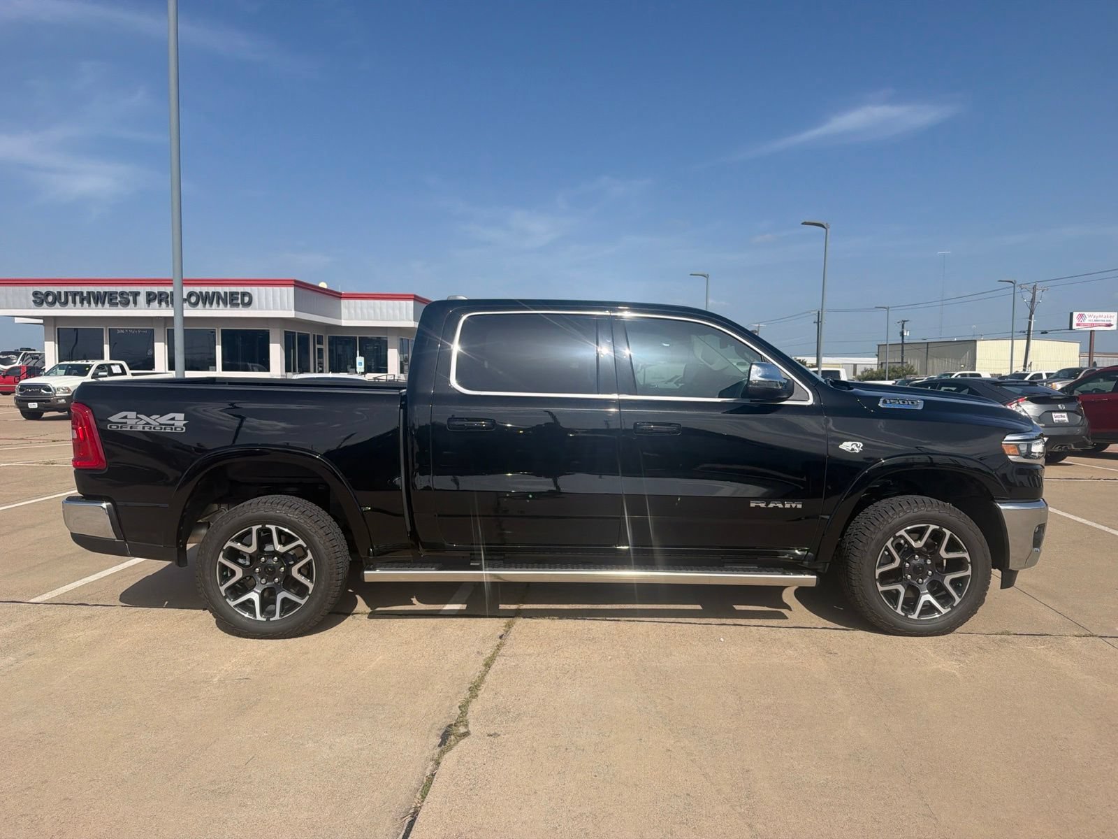 Used 2026 RAM 1500 Laramie w/ Off Road Group AWD/4WD image 4