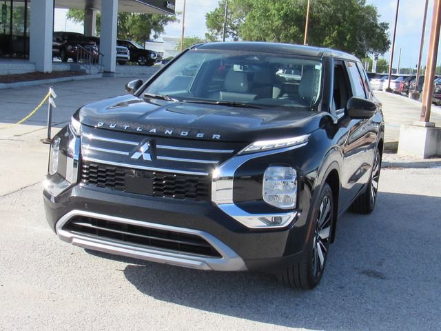 Used 2025 Mitsubishi Outlander SE FWD image 8