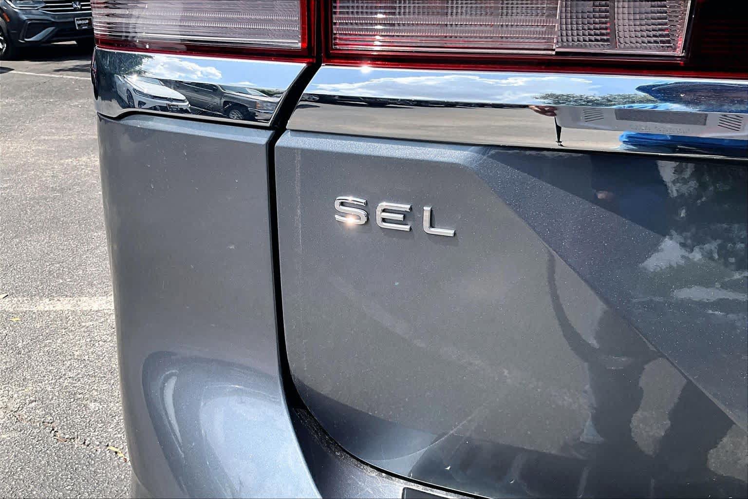 Used 2024 Volkswagen Atlas SEL AWD/4WD image 10