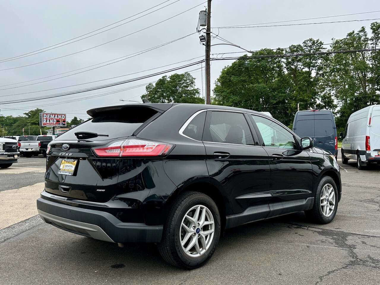 Used 2024 Ford Edge SEL image 7