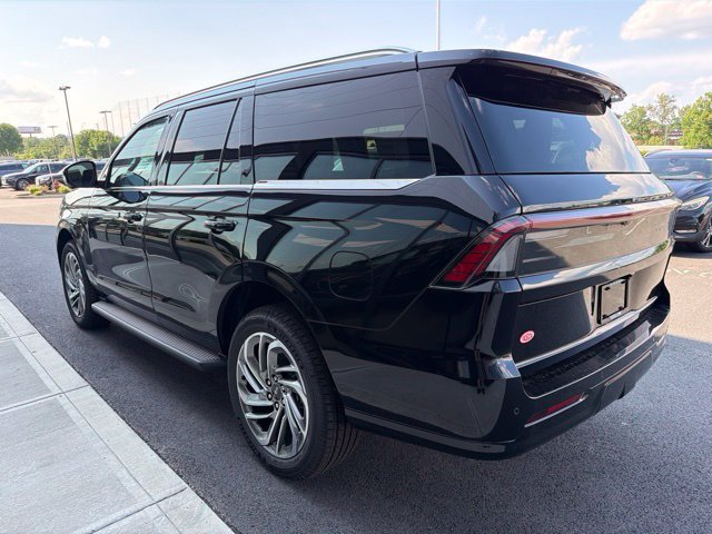New 2027 Lincoln Navigator Premiere AWD/4WD image 5