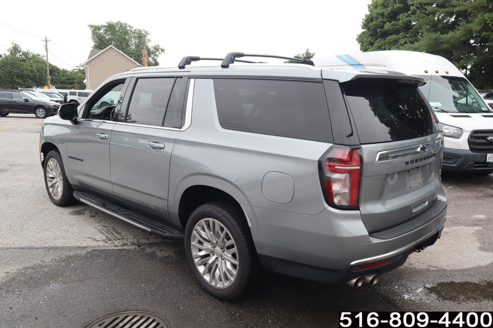 Used 2023 Chevrolet Suburban Premier AWD/4WD image 7