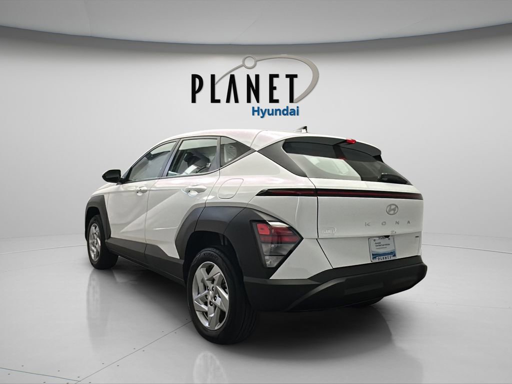 Certified 2025 Hyundai Kona SE AWD/4WD image 6