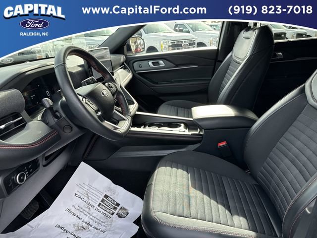Certified 2025 Ford Explorer ST-Line w/ Premium Package AWD/4WD image 17