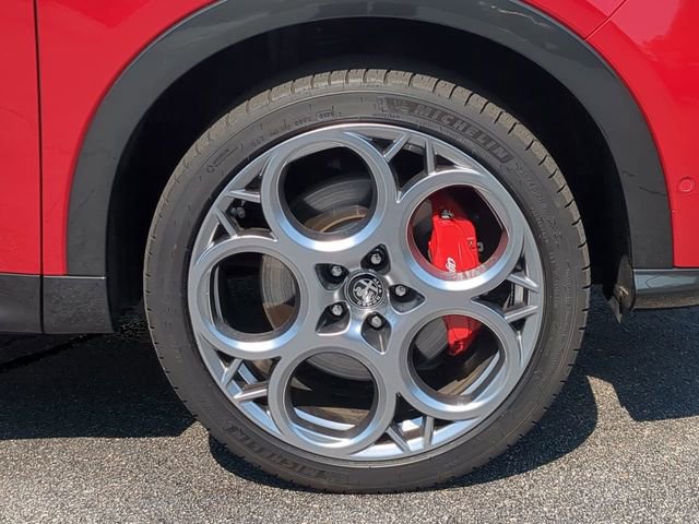 Used 2024 Alfa Romeo Tonale Veloce AWD/4WD image 11