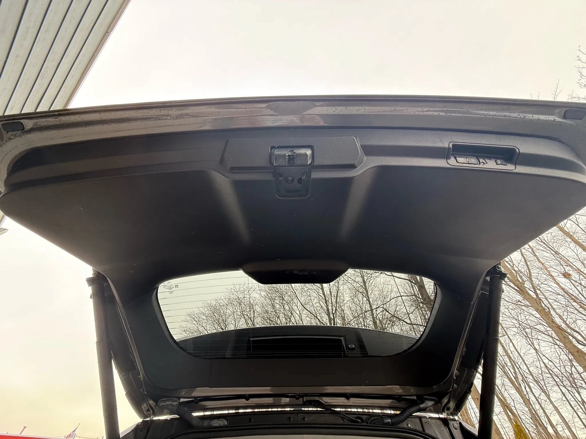 Used 2021 Ford Explorer XLT w/ Equipment Group 202A AWD/4WD image 22