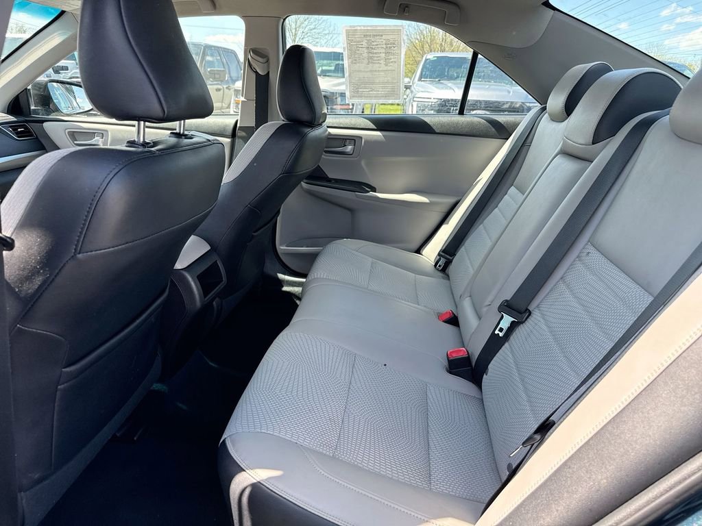Used 2016 Toyota Camry SE image 22