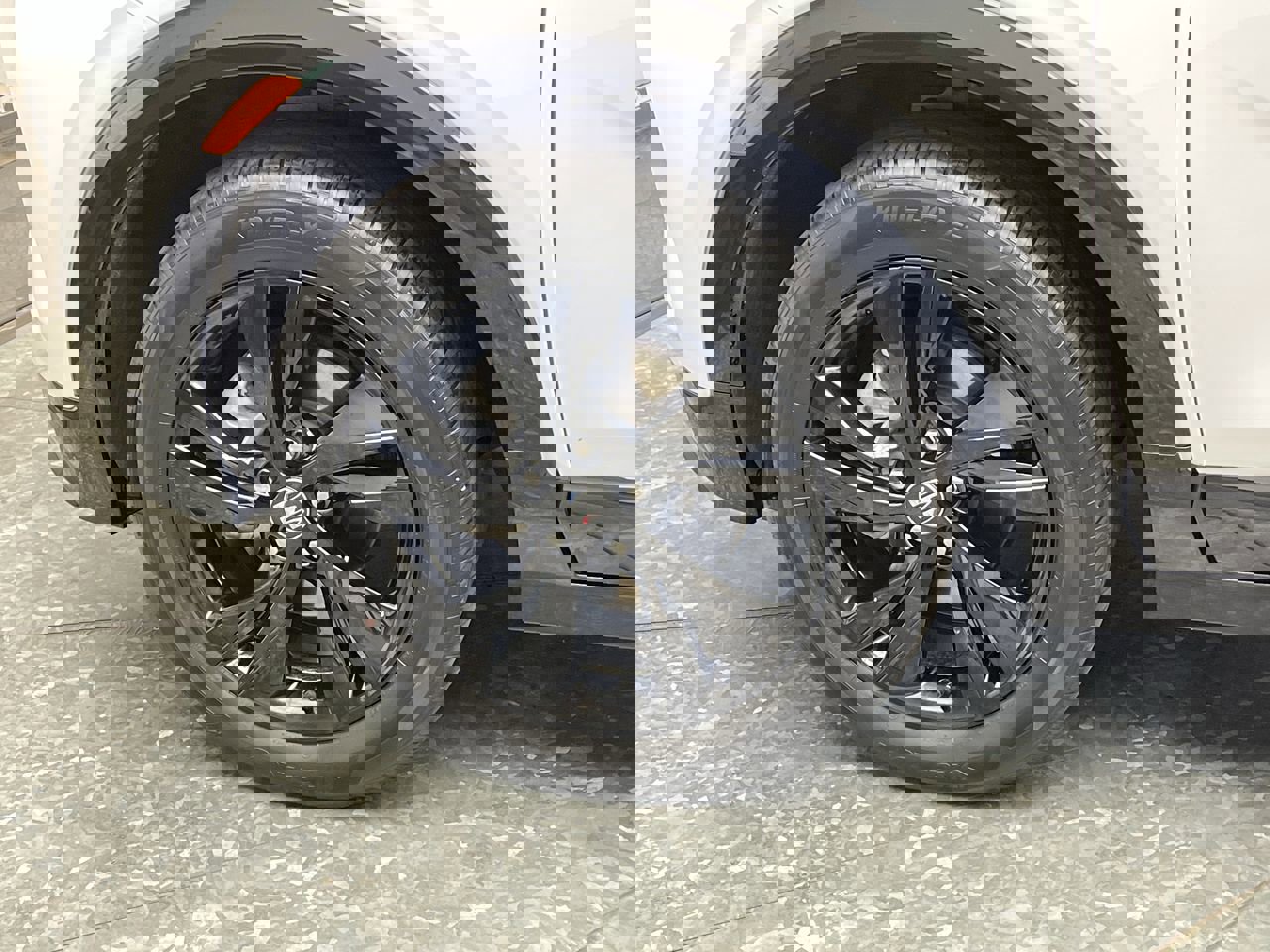 Certified 2024 Buick Encore GX Sport Touring w/ Comfort Package AWD/4WD image 29