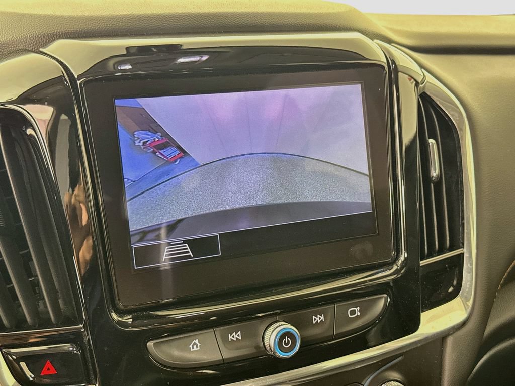 Used 2020 Chevrolet Traverse LT FWD image 16