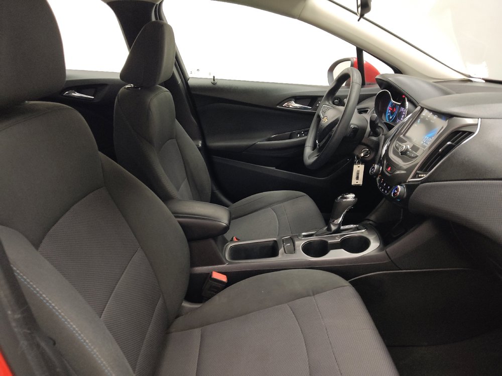 Used 2017 Chevrolet Cruze LT FWD image 21