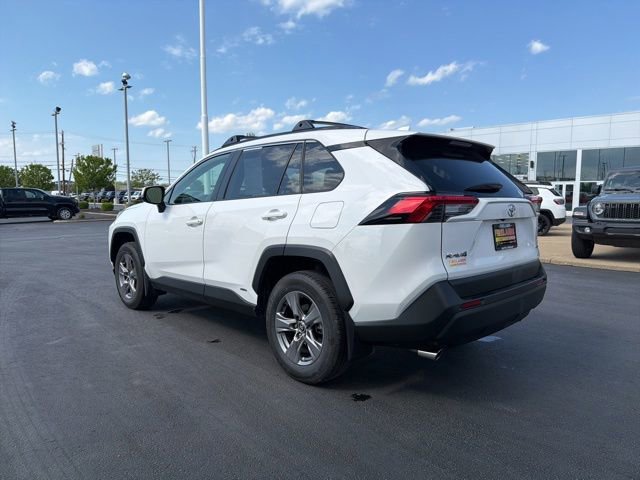 Used 2025 Toyota RAV4 LE AWD/4WD image 5