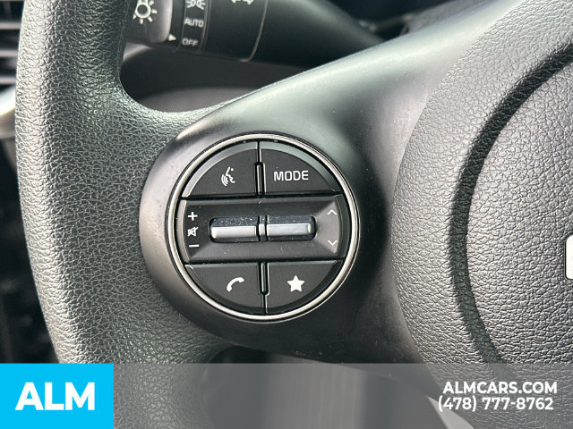 Used 2025 Kia Soul LX w/ LX Technology Package FWD image 29