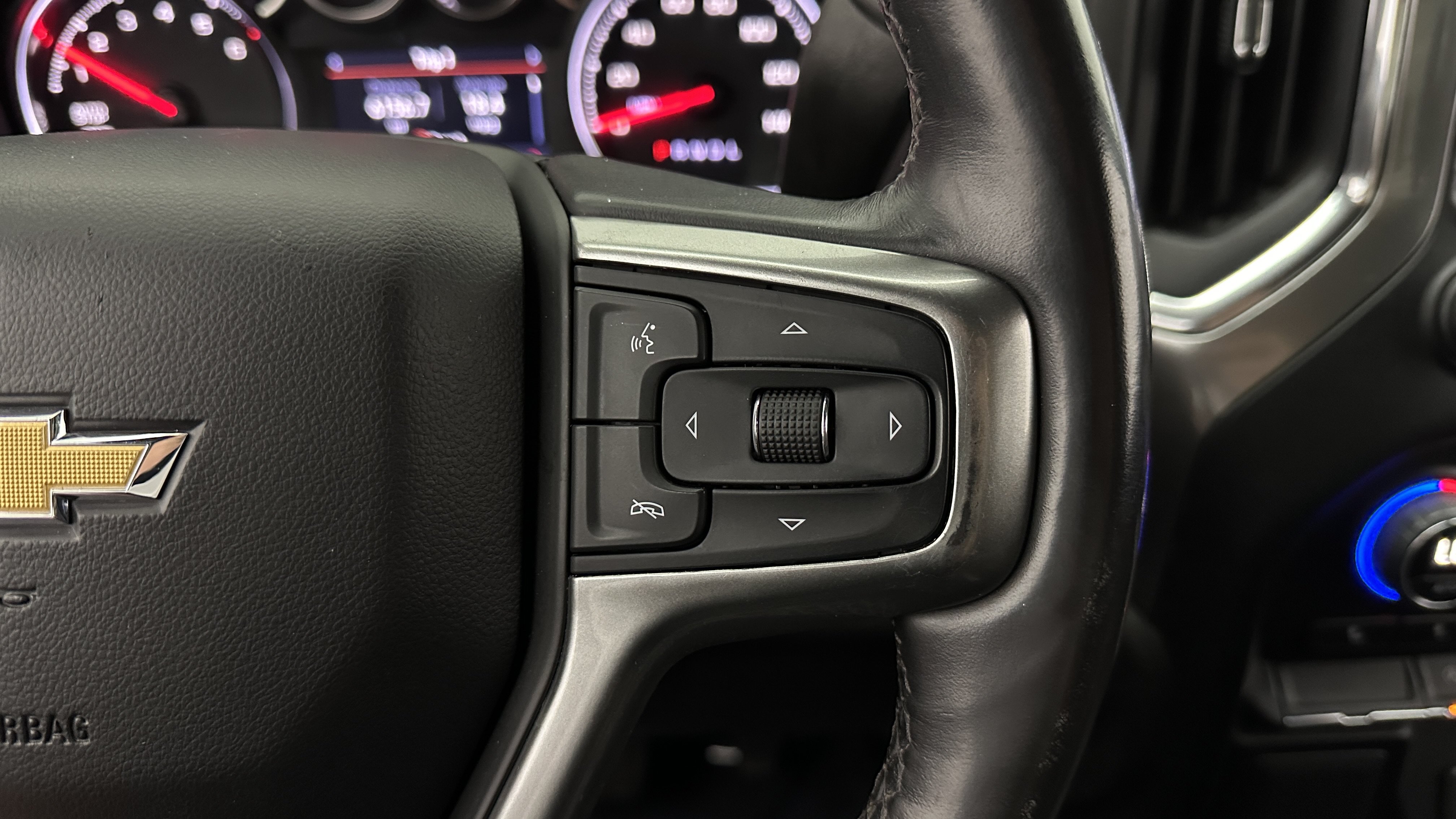 Used 2022 Chevrolet Silverado 1500 LT AWD/4WD image 18