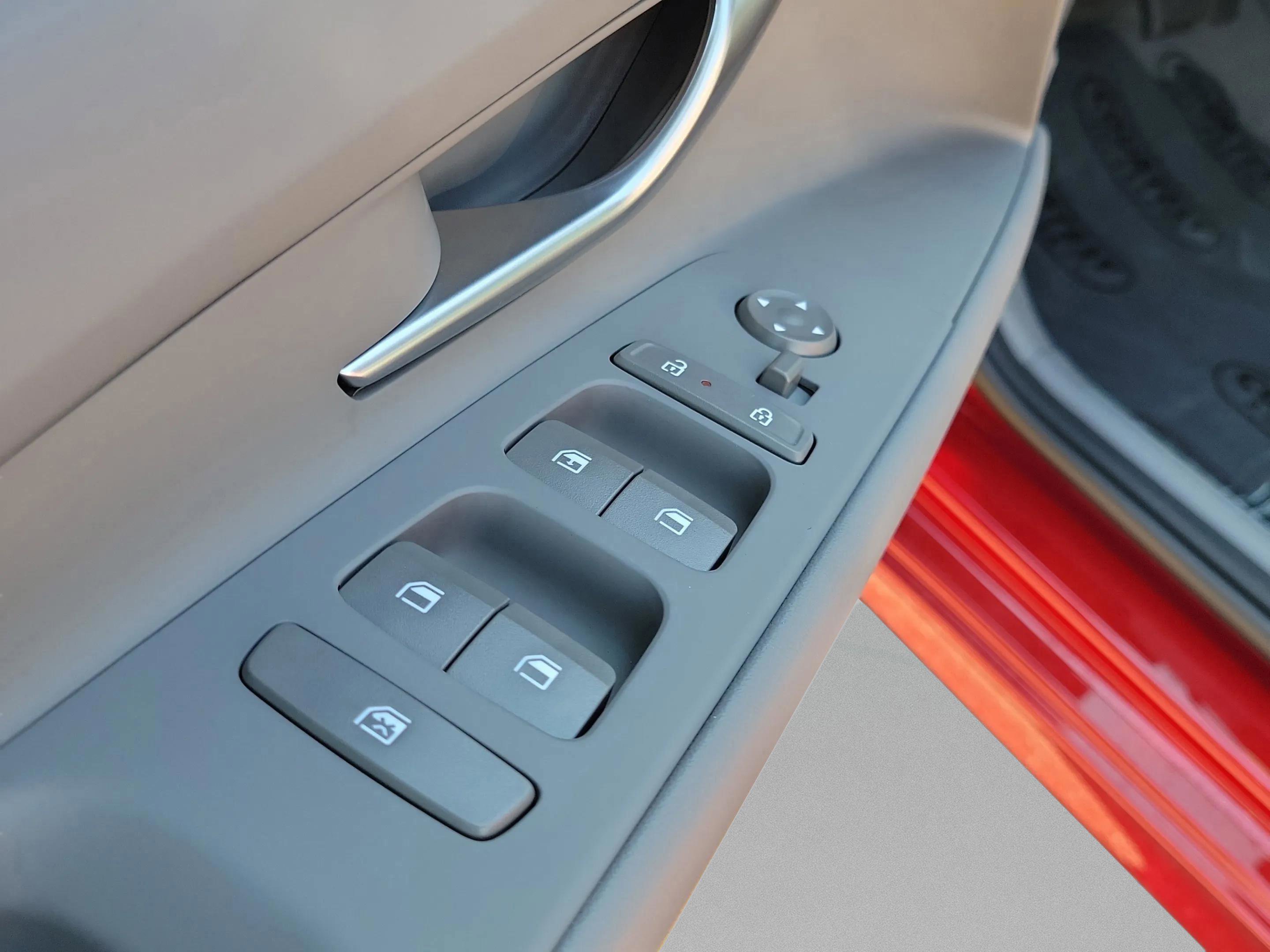 New 2026 Hyundai Elantra SE image 19