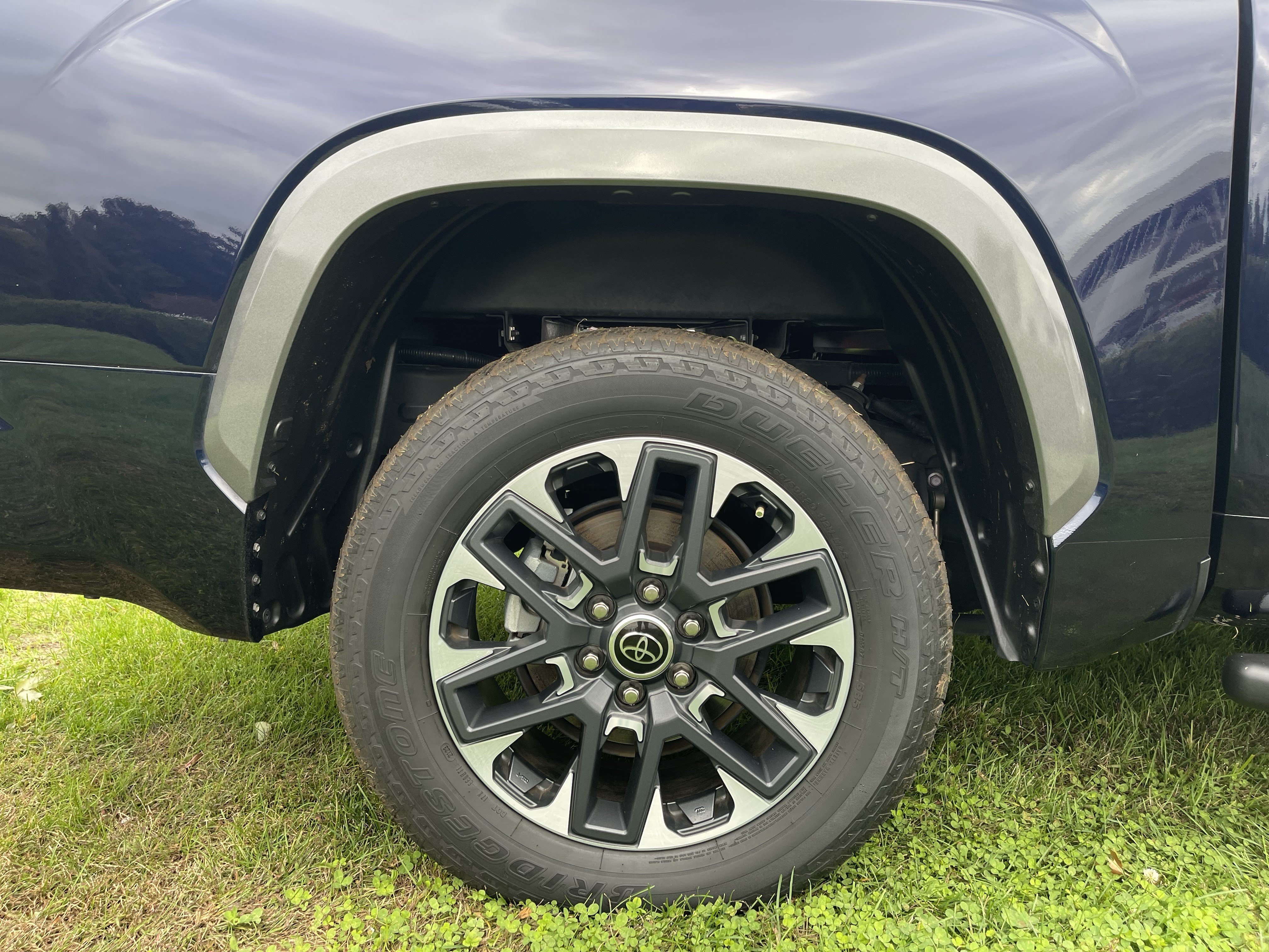 Used 2023 Toyota Tundra Limited AWD/4WD image 8