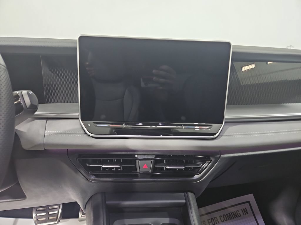 Certified 2025 Volkswagen Tiguan SE R-Line AWD/4WD image 21